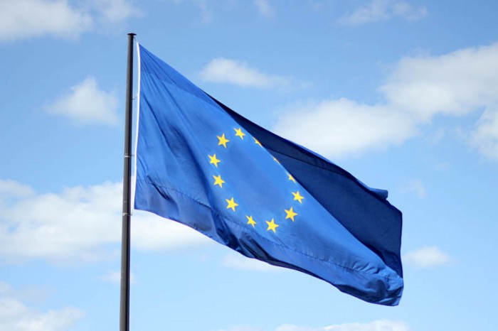EU Flagge_cc by justusbluemer