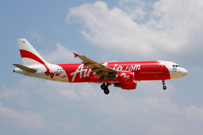 141229_foto_AirAsia_Airbus320_©CC_by_Andy_Mitchell