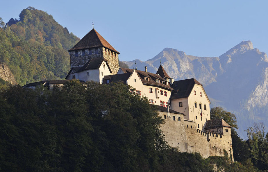 schloss_vaduz_liechtenstein_marketing