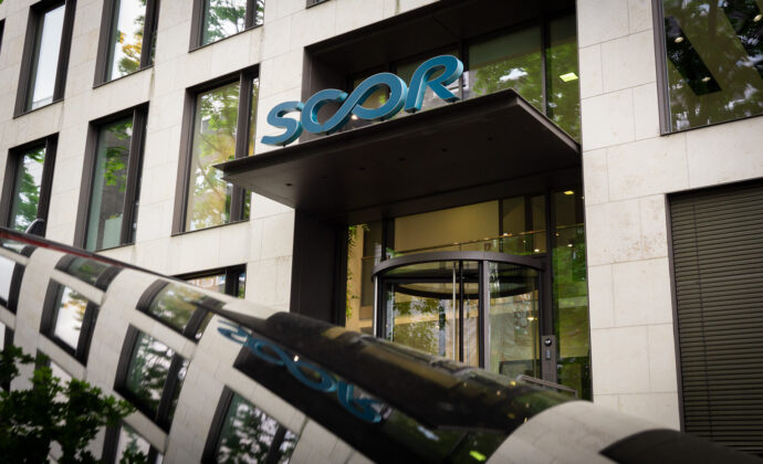 Scor muss Covéa mit fast 500 Mio. Dollar entschädigen