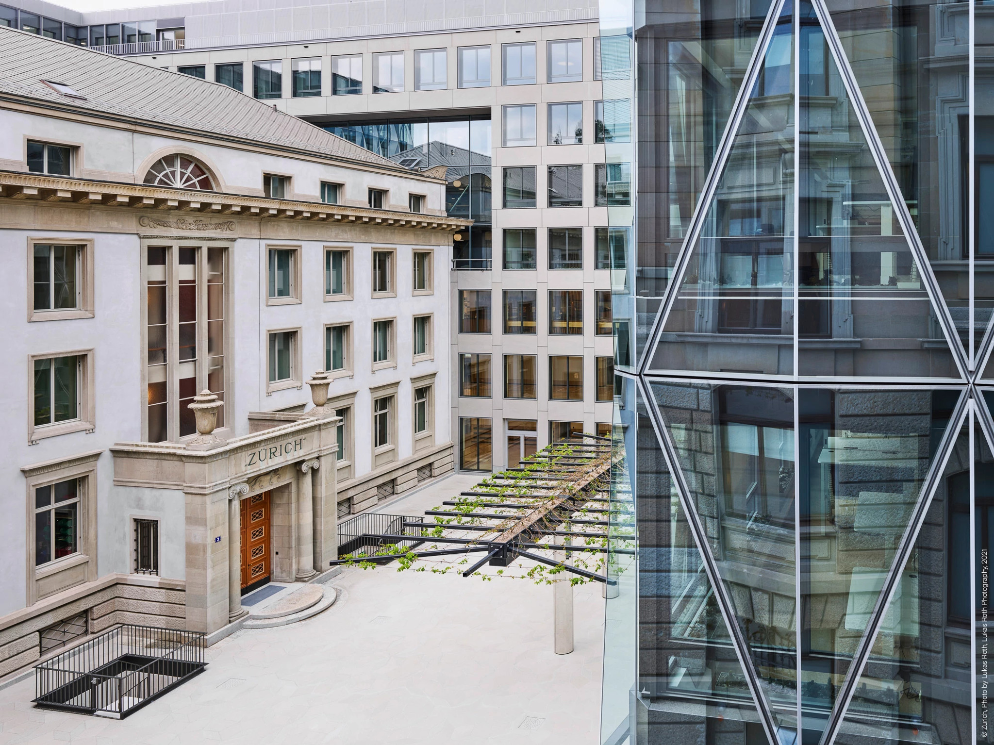 Zurich sieht sich gegenüber Investoren auf Kurs