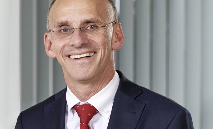 Itzehoer: Kfz-Geschäft rutscht nach Reservestärkung tiefer in die roten Zahlen
