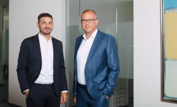 sowie Christoph Borgert und Daniel Schweigatz, Geschäftsführer der FM LeasingPartner GmbH