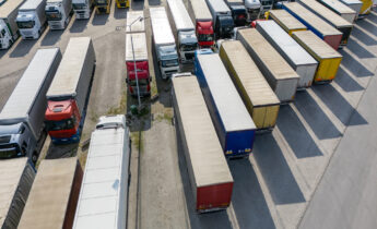 Lkw Parkplatz Autobahn