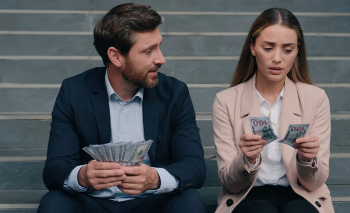 Männer verdienen nirgendwo mehr Geld als bei Versicherern
