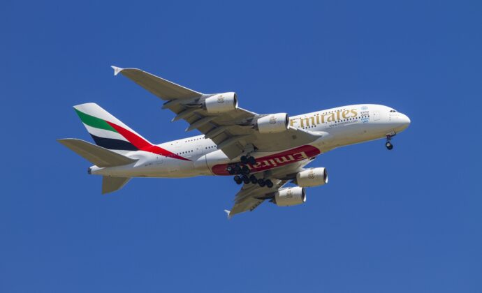 Fluglinie Emirates sichert sich ungewöhnlich günstige Kriegs-Police