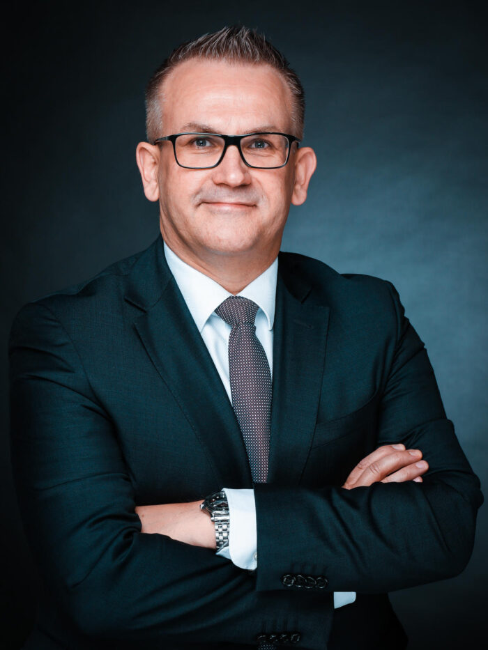 Howden holt Bankenexperten von MRH Trowe