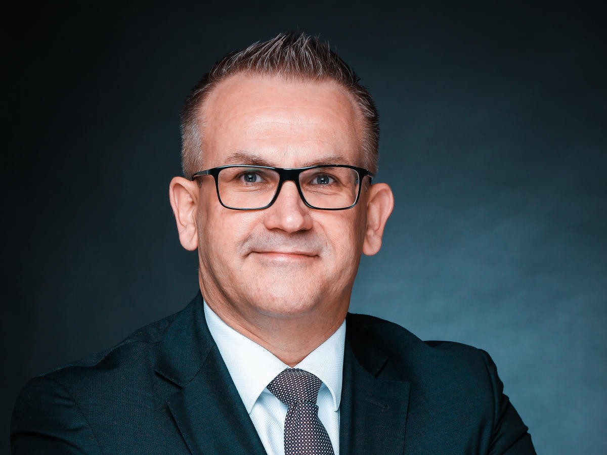 Howden holt Bankenexperten von MRH Trowe