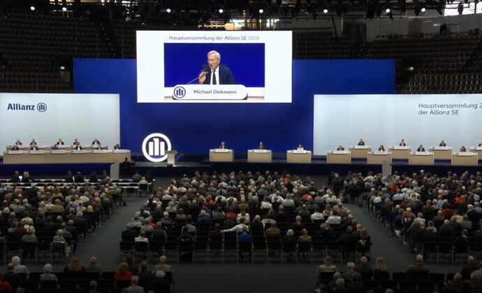 Allianz-Hauptversammlung: Streit um Vergütung und Geschrei von Aktivisten