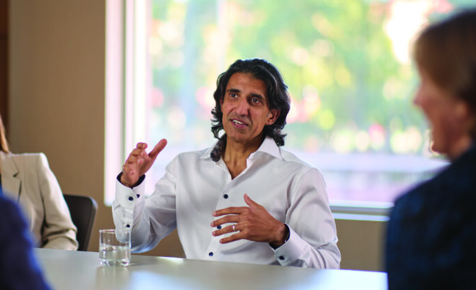 Hiscox-Chef Hussain: „Unser Geschäftsmodell ist für diese Marktbedingungen gemacht“